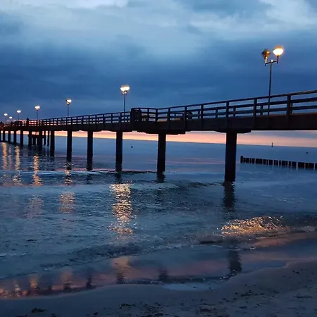 Seebadbrise - Traumhafte Ausblicke Und Maritimes Flair Im Herzen Von Wustrow (Fischland)