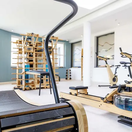 Seebadbrise - Traumhafte Ausblicke Und Maritimes Flair Im Herzen Von * Wustrow (Fischland)