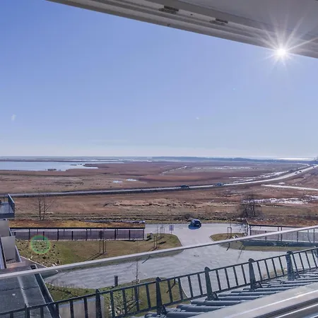 Seebadbrise - Traumhafte Ausblicke Und Maritimes Flair Im Herzen Von *